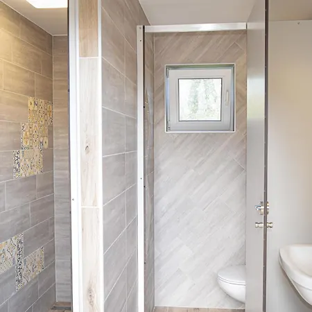 Grajski Kamp - Pitch Your Own Tent Kamp *