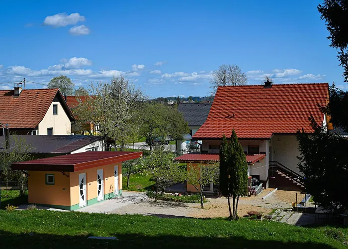 Grajski Kamp - Pitch Your Own Tent Campingplatz *