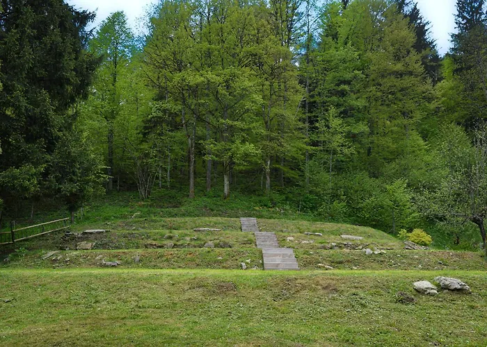 Grajski Kamp - Pitch Your Own Tent Campingplatz Kocevje